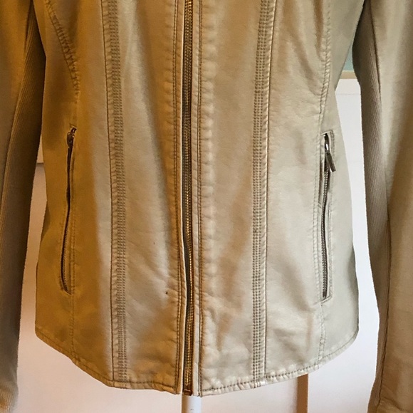 Jacket - Picture 2 of 7